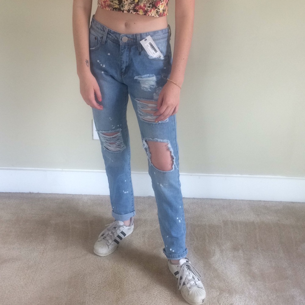 Open knee jeans